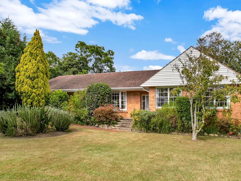 Double brick family gem in a premier St Ives pocket 