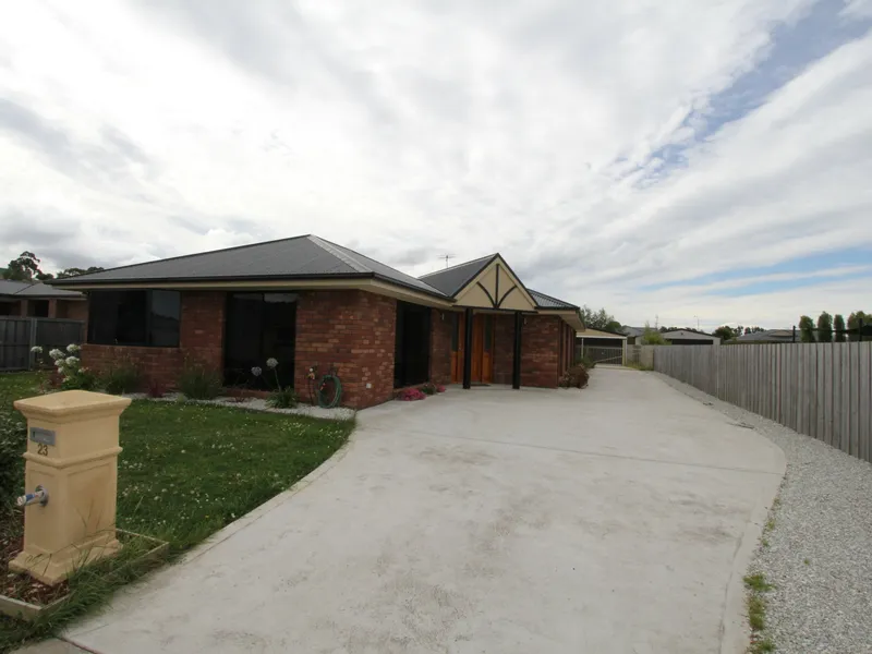 Spacious Home - Short Term Only