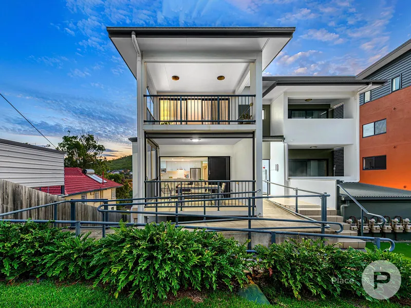 Two-bedroom apartment capturing stunning Mount Gravatt views