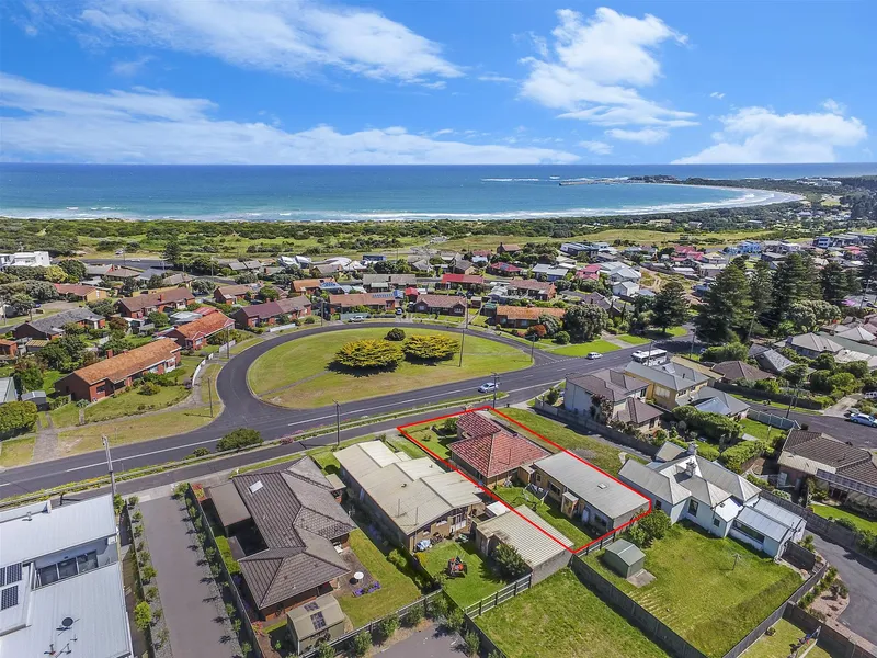 Perfect Location - Beach and CBD!