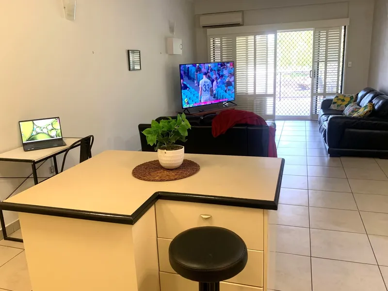 SPACIOUS FULLY FURNISHED UNIT IN THE HEART OF DARWIN