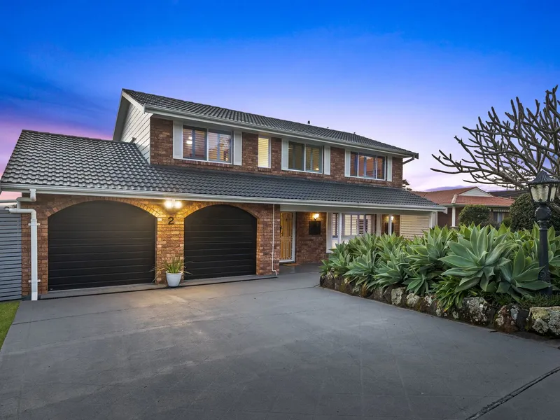 Family home, sought after east side location, walk to the beach!