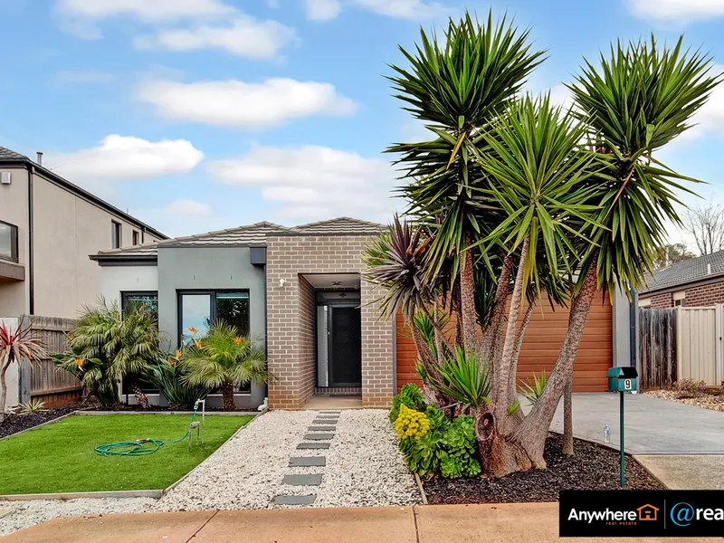 Quiet Court Location With Freeway Entrance Around The Corner!