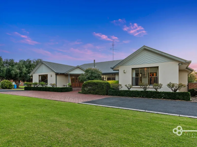 RENOVATED EXECUTIVE HOME IN THE EXCLUSIVE TENISON HEIGHTS AREA