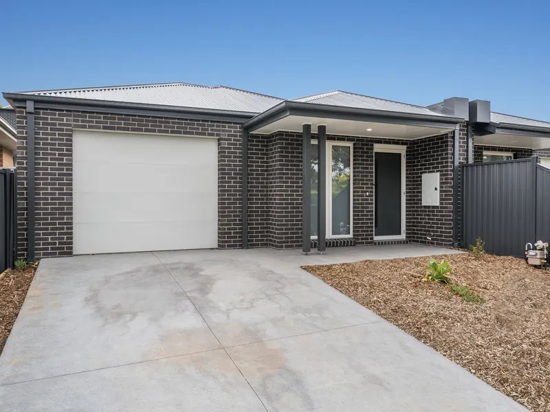 Discover your dream home in the heart of Hamlyn Heights!