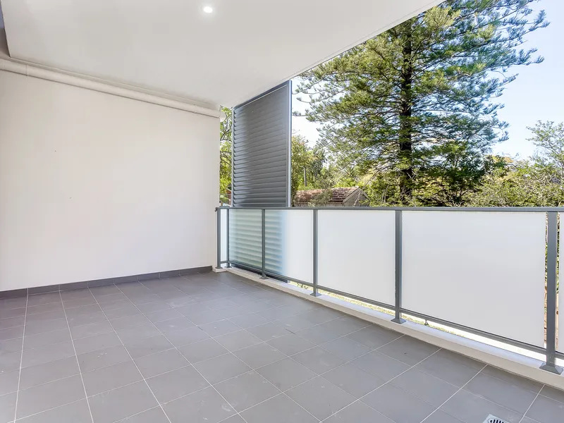 Just a short stroll to Lindfield station, this modern, sunny 2brm apartment is an ideal place to call home