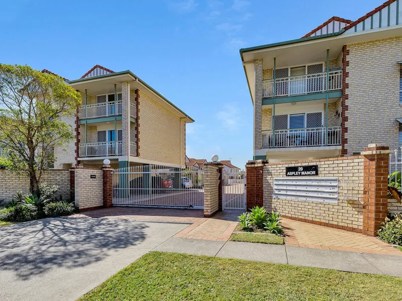 Aspley Good Location and Gated Townhouse