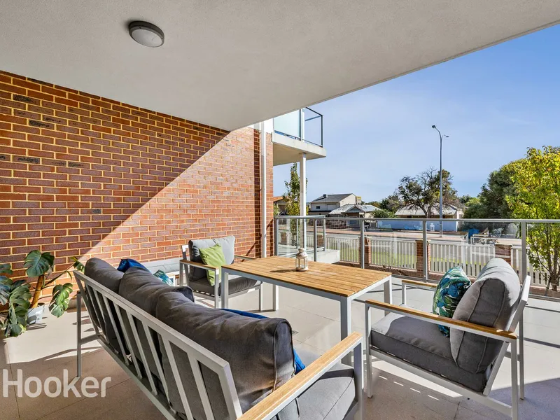 Private Terrace With Views!