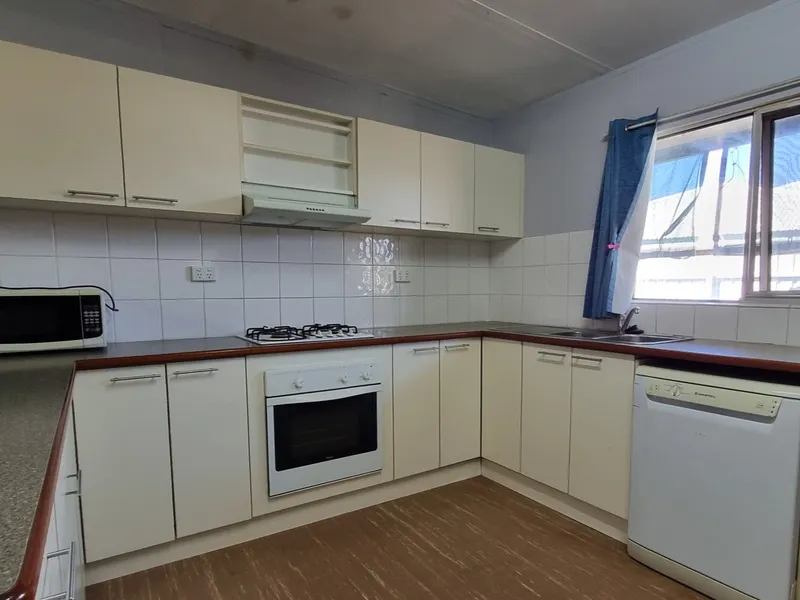 Partly Furnished 2x1 Unit in Bulgarra!