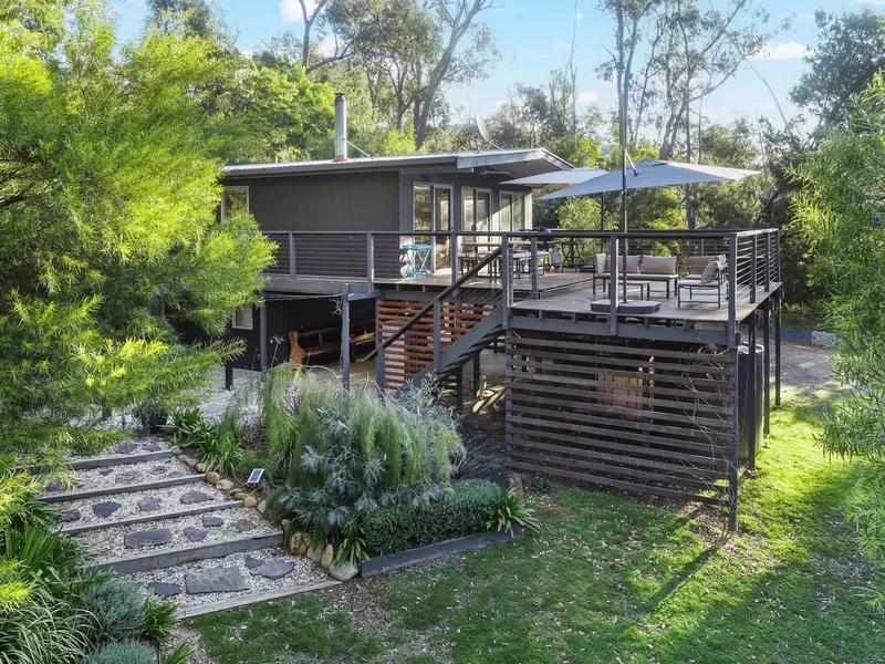 STUNNING OASIS IN PARADISE POINT