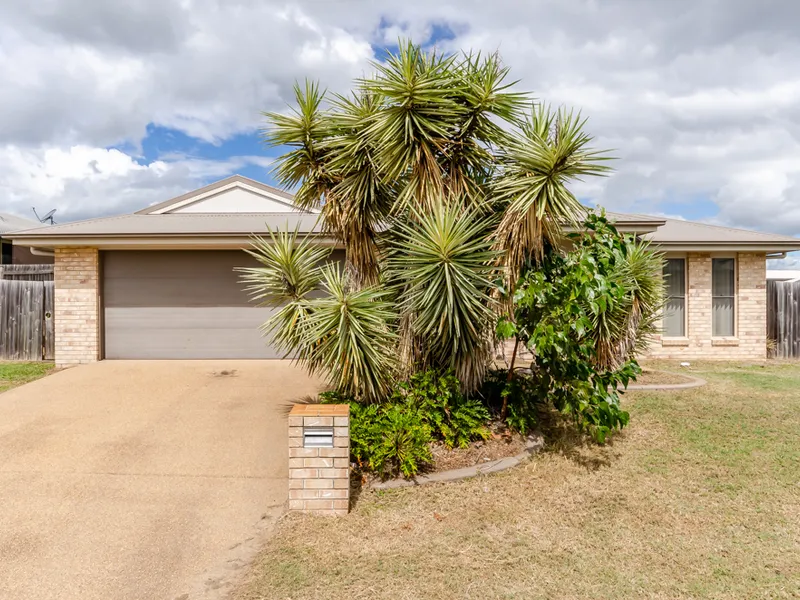 MODERN 4 BEDROOM HOME WITH AIR CONDITIONING & FLAT, FULLY FENCED YARD