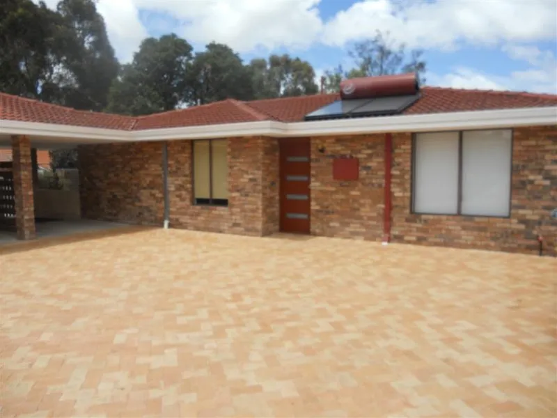 ROSSMOYNE HIGH SCHOOL ZONE!