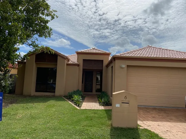 Great family home with 2 separate living areas 