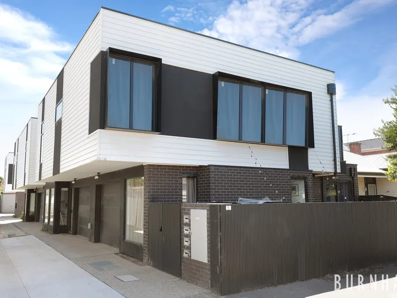 FIVE STAR IN WEST FOOTSCRAY