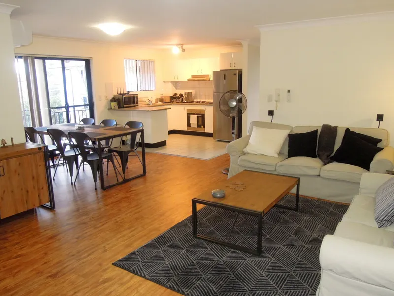 SPACIOUS AND WELL MAINTAINED 2 BEDROOM UNIT 