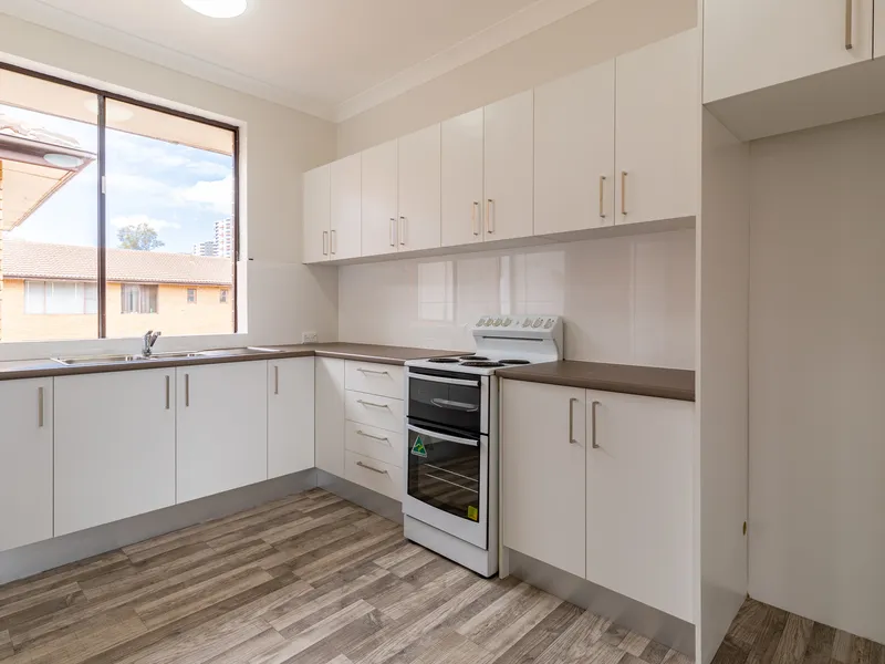 Top Floor Apartment, Recently Renovated