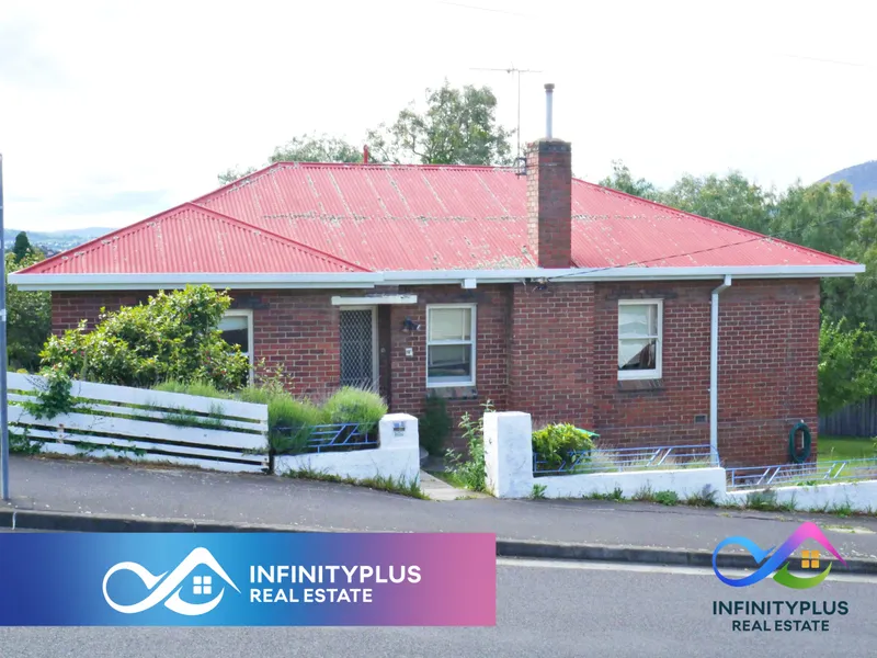 Furnished and renovated house with water view and spacious open-plan in Moonah centre. Big yard with flat land secured by the gate- Lovely for family