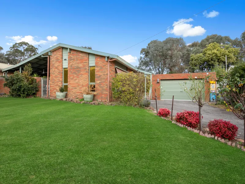 Enticing Family Home – Flora Hill