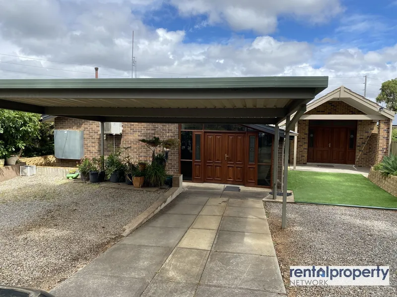 RAIR 4 BEDROOM OPORTUNITY IN THE SOUGHT AFTER SUBURB OF VISTA