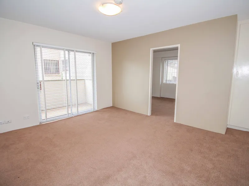 Very well maintained One Bedroom in Paddington