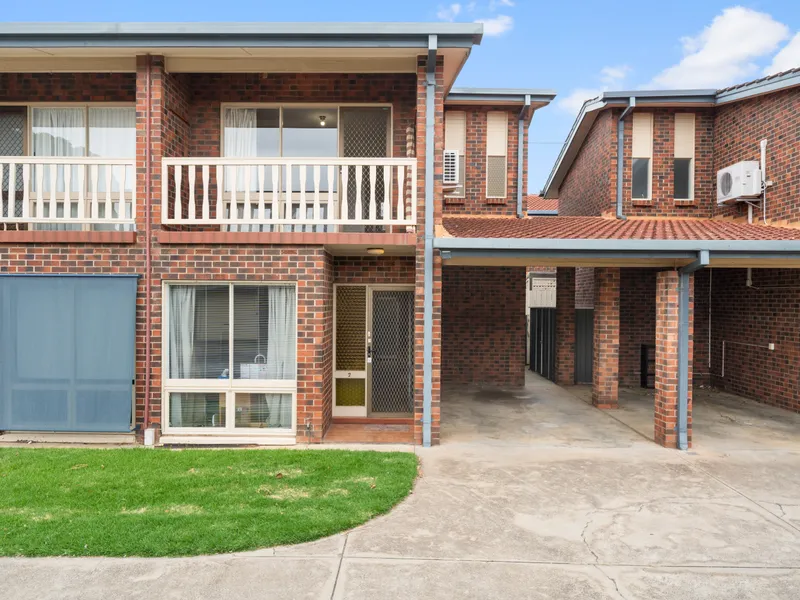 MODERN TOWNHOUSE in QUALITY LOCATION