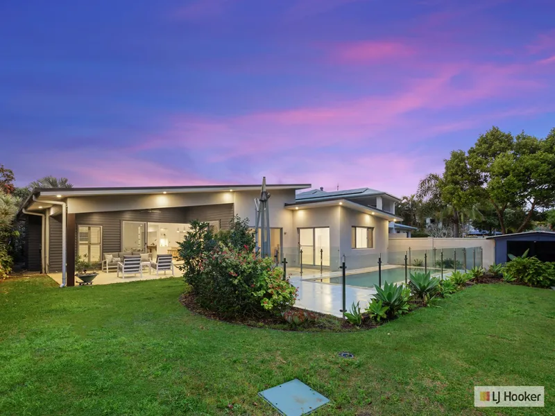 Spacious, stylish and supremely private single level home