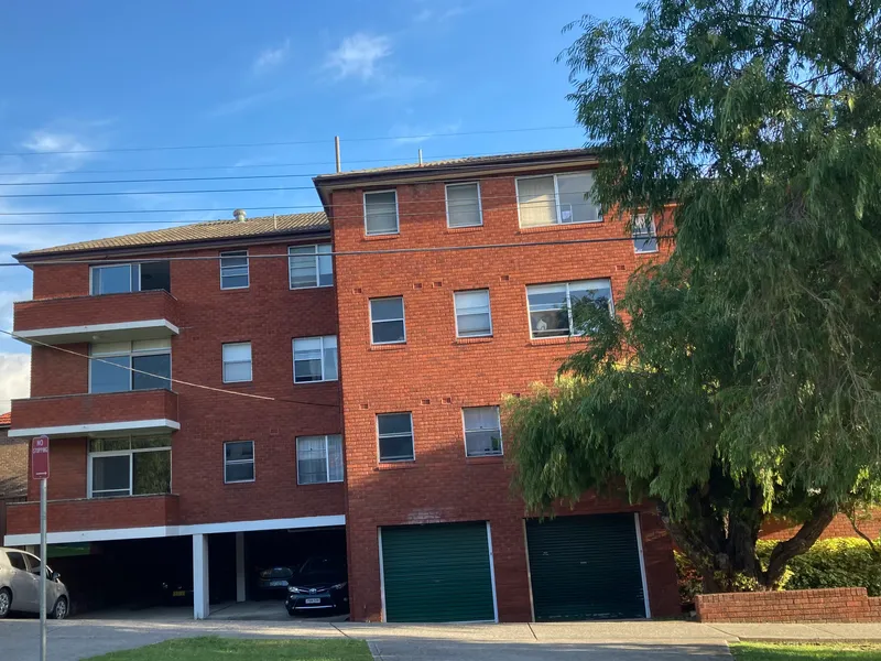 Recently renovated 2 bedroom apartment 