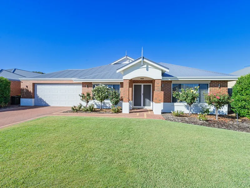 Welcome to your Dream Home in Byford On The Scarp