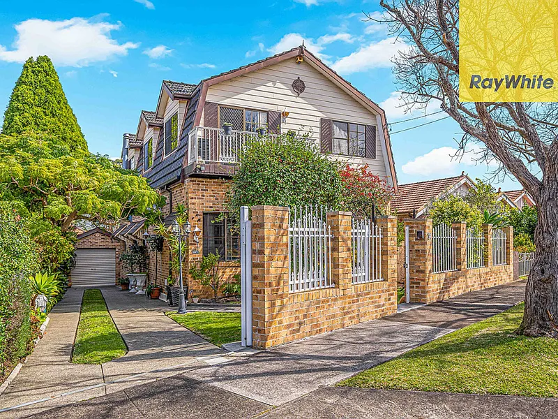 Blissful living in a charmed immaculate family home