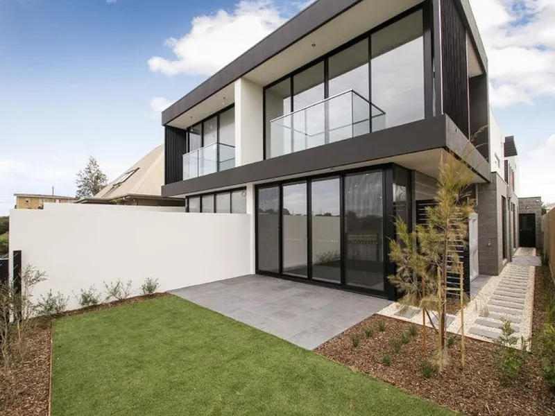 A Waterfront Wonderland of Classic Proportions 
