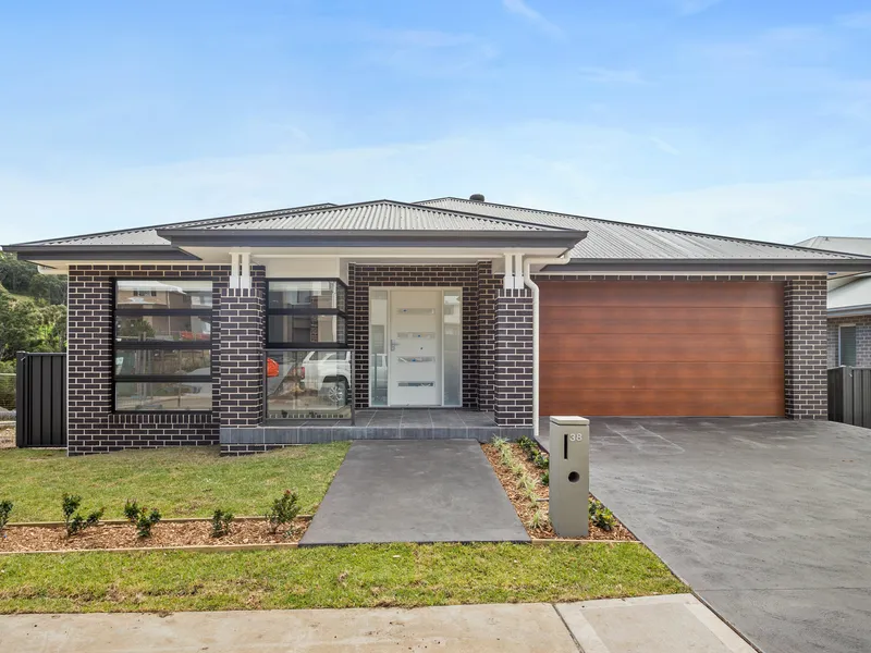 Flawless build with Escarpment views