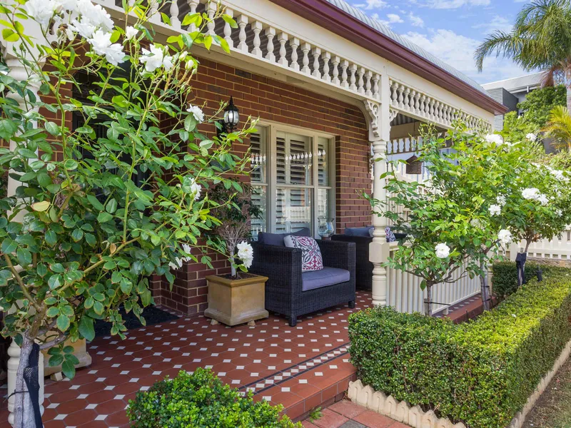 Large family abode - complete with timeless Style 