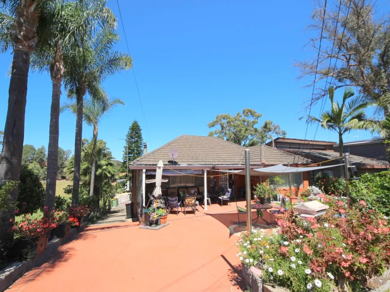 Ideal Location Close to all