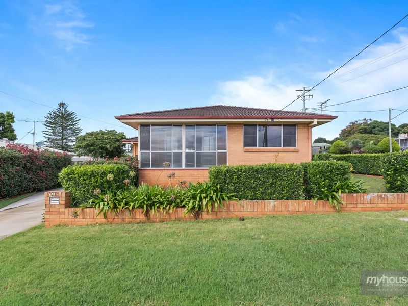 Immaculate Home in Idyllic Location