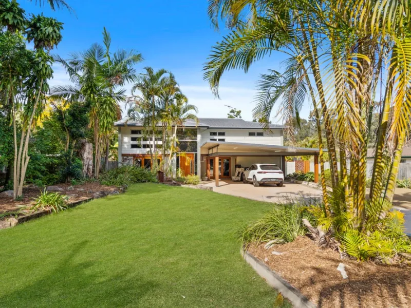 Dual Living with Self-Contained Studio! Right Next to Everything!