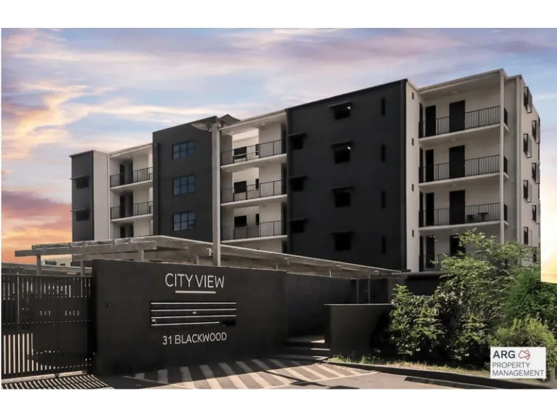 Luxury 2-Bedroom Apartment with Stunning City Views in Townsville City!