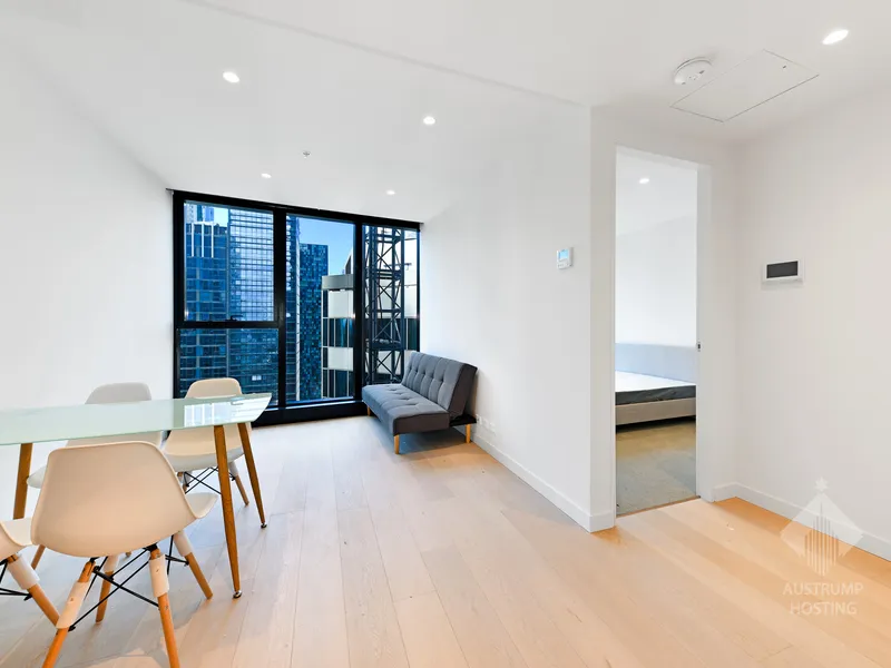 Furnished One-Bathroom Apartment @Queens Place