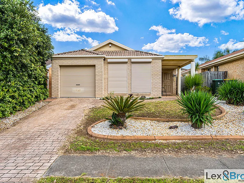 Low Maintenance in a Quiet Location!