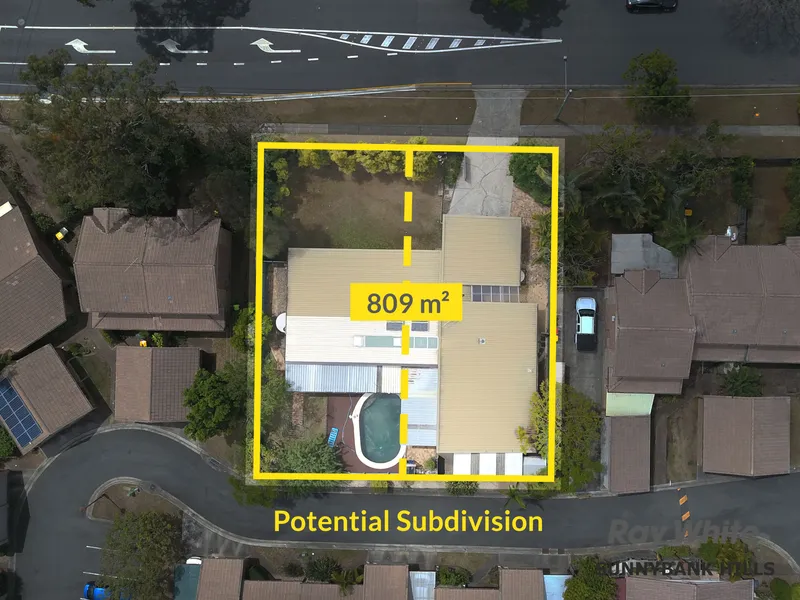 Contemporary family home on subdividable allotment