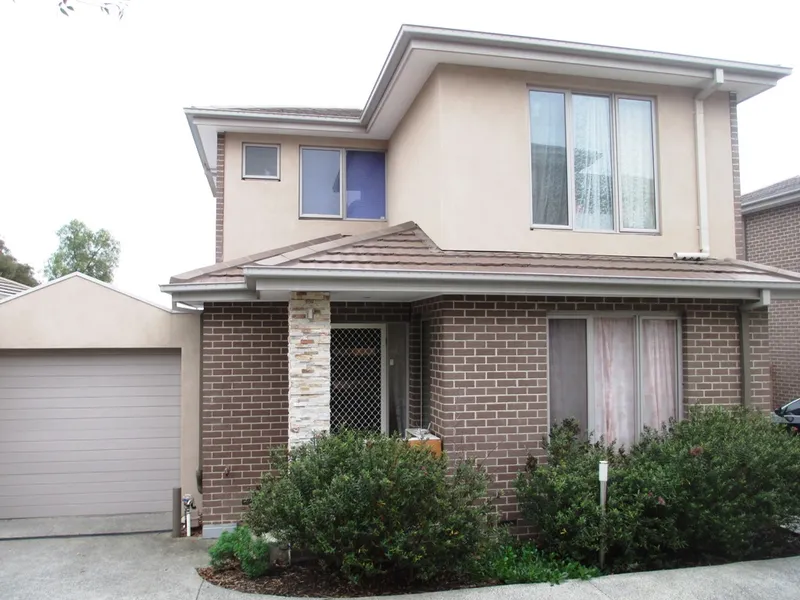 SUPERB TOWNHOUSE LIVING