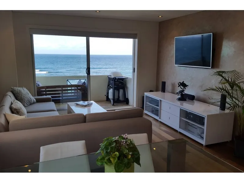 Well appointed waterfront Apartment on the Esplanade with stunning views -  1 month minimum