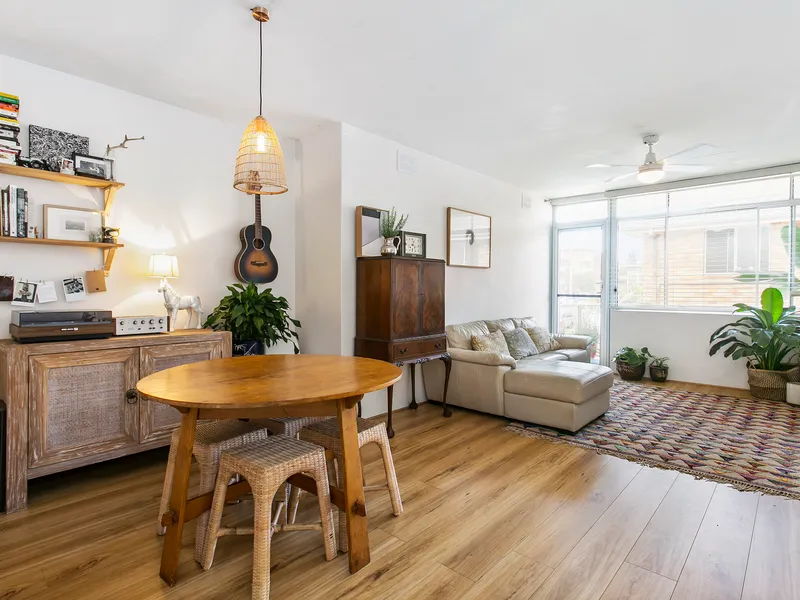 Beautiful Queenscliff beachside apartment