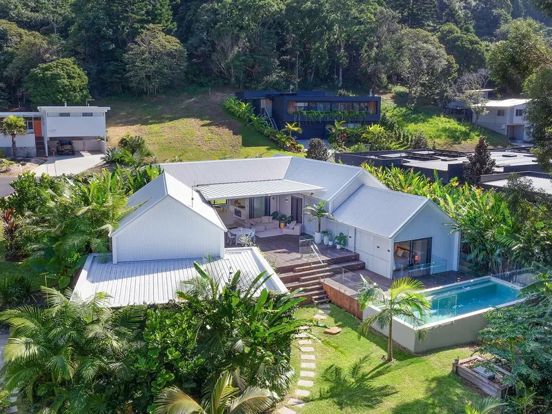 Rainforest-like serenity in exclusive Hayters Drive