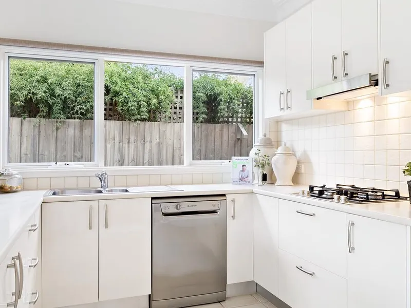 Stunning Rear Three Bedroom Townhouse