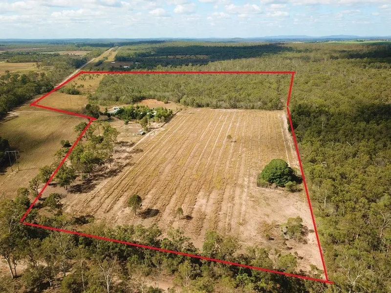 74 Acres 3 Bed Home Your New Life Style Awaits !!!