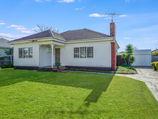 Convenient family living in Belmont.