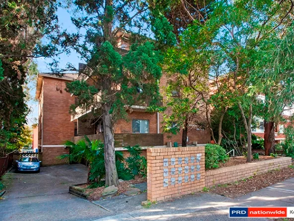RENOVATED UNIT IN A FANTASTIC LOCATION!!!