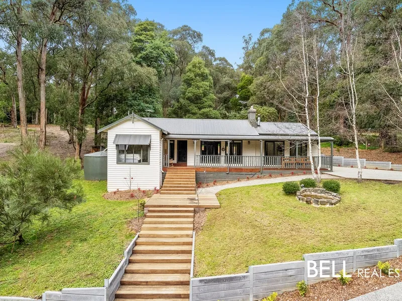 Enjoy the Country Lifestyle and Run the Business From Home !