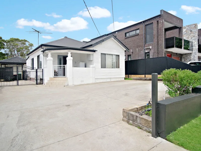 Welcome Home: Charming 4-Bedroom Family Oasis with Teenage Retreat
