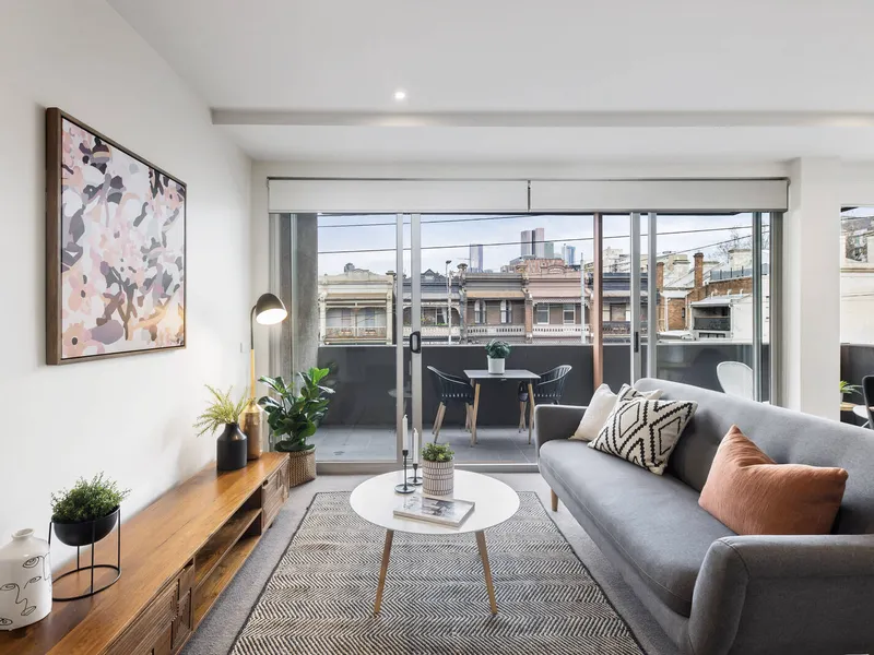 Lifestyle brilliance in impeccable Carlton position